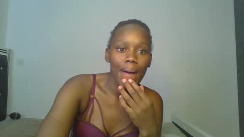 Snapshot of lil_meg chatting on February 22, 12:04 pm lil_meg online show from February 22, 12:04 pm