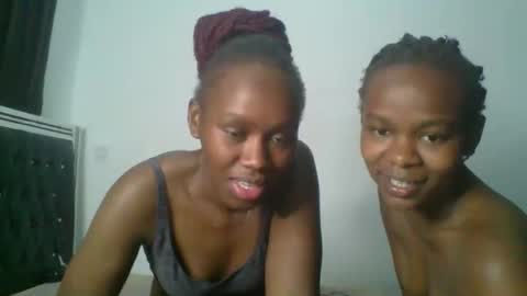 Snapshot of lil_meg chatting on February 24, 12:19 am lil_meg online show from February 24, 12:19 am