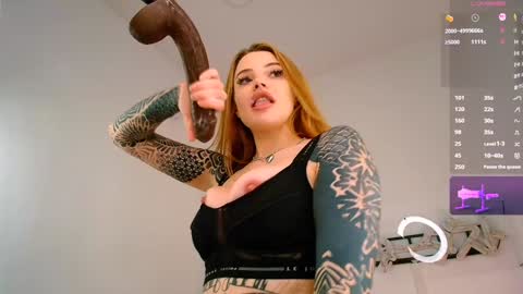 Snapshot of lil_shouty_bitch chatting on December 19, 3:19 pm Chasey   online show from December 19, 3:19 pm