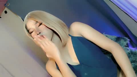 lil_trixxy online show from June 18, 1:50 am