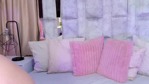 lila noa online show from October 8, 7:44 pm