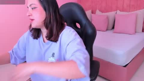 Lila  online show from May 12, 12:02 pm
