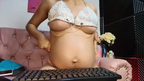 Snapshot of lila_taylor_ chatting on June 26, 9:52 pm lili online show from June 26, 9:52 pm