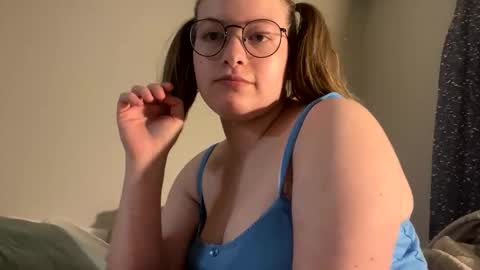 lilaccandy online show from November 14, 2:32 am