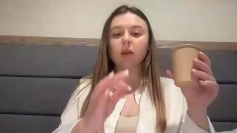 Snapshot of lilae37yis chatting on September 29, 8:13 pm Lily online show from September 29, 8:13 pm