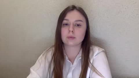 Snapshot of lilae37yis chatting on October 1, 7:20 pm Lily online show from October 1, 7:20 pm