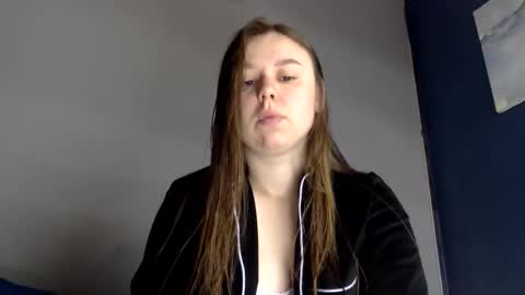 Snapshot of lilae37yis chatting on October 7, 5:37 am Lily online show from October 7, 5:37 am
