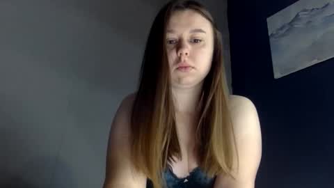 Snapshot of lilae37yis chatting on October 8, 7:50 am Lily online show from October 8, 7:50 am
