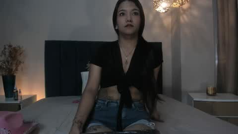 Lila Ross online show from May 15, 11:50 am