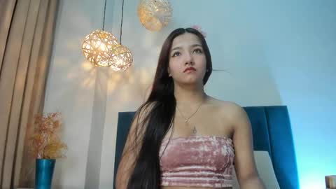 Lila Ross online show from May 27, 11:51 am