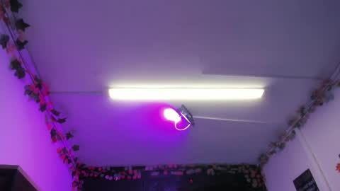 Snapshot of lilavelvet chatting on May 25, 7:53 pm LilaVelvet online show from May 25, 7:53 pm