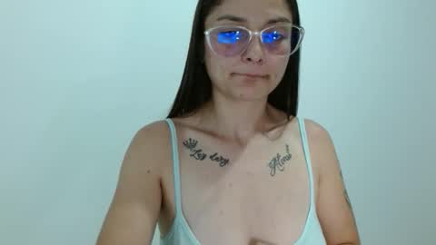 Valeri Villalobos  IG villa lobosvaleri online show from March 31, 2:24 am