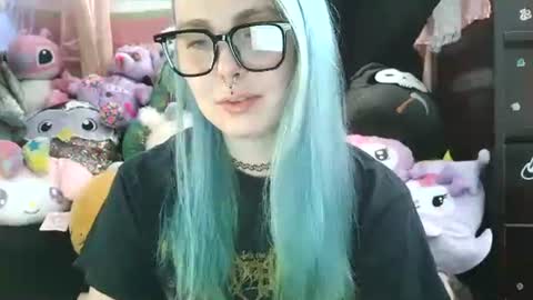 Snapshot of lilemmy1999 chatting on February 25, 5:25 pm emily ryanson online show from February 25, 5:25 pm