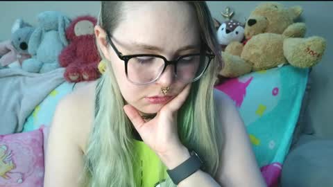 Snapshot of lilemmy1999 chatting on March 30, 10:11 pm emily ryanson online show from March 30, 10:11 pm