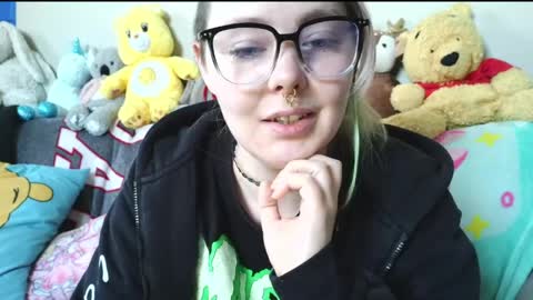 Snapshot of lilemmy1999 chatting on April 8, 10:10 pm emily ryanson online show from April 8, 10:10 pm
