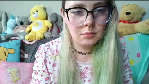 Snapshot of lilemmy1999 chatting on April 9, 8:47 pm emily ryanson online show from April 9, 8:47 pm