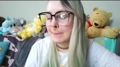 Snapshot of lilemmy1999 chatting on April 13, 10:04 pm emily ryanson online show from April 13, 10:04 pm