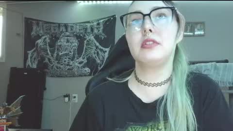 Snapshot of lilemmy1999 chatting on April 15, 8:31 pm emily ryanson online show from April 15, 8:31 pm