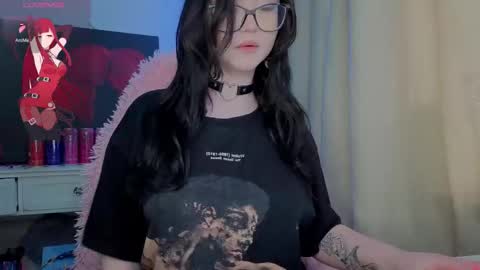 Snapshot of lilhornyprincess chatting on March 22, 5:44 am Nika and Lori online show from March 22, 5:44 am