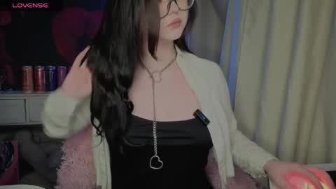 Snapshot of lilhornyprincess chatting on April 18, 5:28 pm Nika and Lori online show from April 18, 5:28 pm