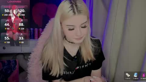 Snapshot of lilhornyprincess chatting on April 19, 4:17 pm Nika and Lori online show from April 19, 4:17 pm