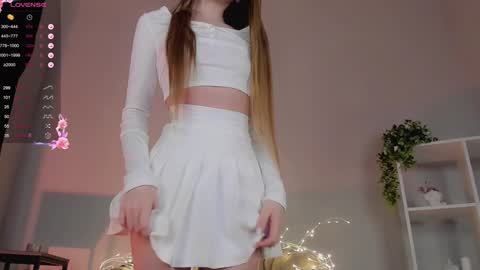 Snapshot of lili__roze_ chatting on January 5, 6:56 pm lili__roze_ online show from January 5, 6:56 pm