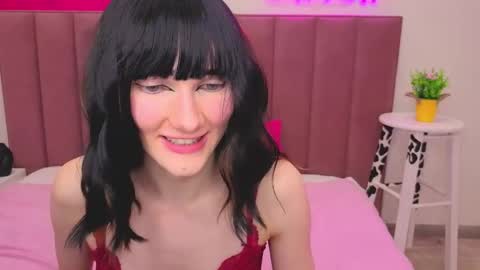 Lilli  follow me kiss online show from May 28, 11:40 am