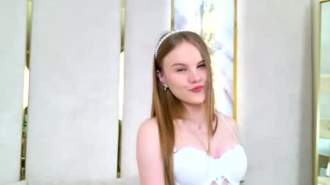 lili_lohan online show from May 17, 5:05 am