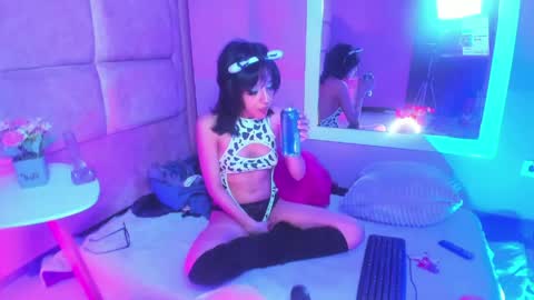 Snapshot of lili_starr chatting on April 3, 3:59 am lili_starr online show from April 3, 3:59 am