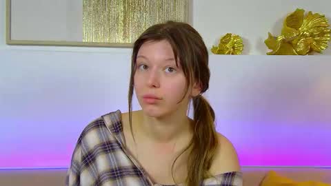 Mia online show from February 3, 6:40 am