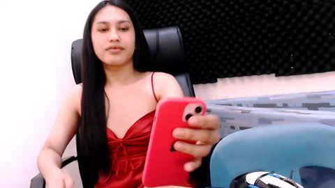 Snapshot of liliana_parker chatting on May 27, 8:28 pm liliana_parker online show from May 27, 8:28 pm