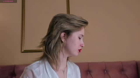Lilian  online show from May 3, 1:22 am