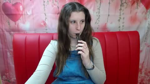 lilianashine online show from April 8, 10:59 am