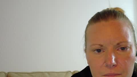 Snapshot of lilianaslilsecret chatting on April 27, 4:10 am LilianaX online show from April 27, 4:10 am