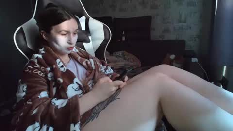 liliawoolf online show from February 10, 6:50 am