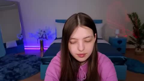 Lili Bakery online show from April 6, 3:15 am