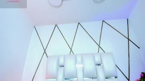 LIli cameron  online show from April 10, 11:26 am