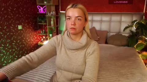 Lilie online show from February 17, 6:26 pm