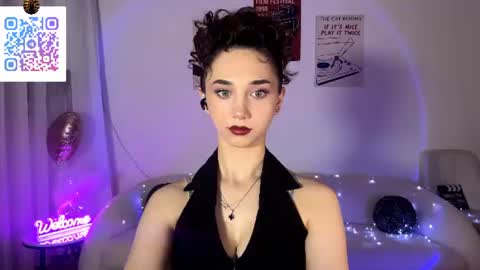 Lina online show from June 17, 10:10 pm