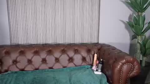 Snapshot of lilii_peach chatting on June 30, 12:11 am lilii peach online show from June 30, 12:11 am