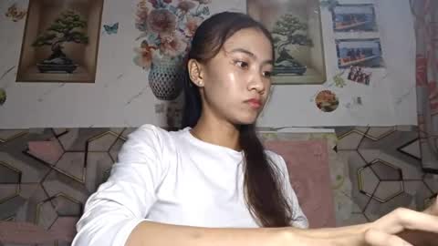 Snapshot of lililaban chatting on May 31, 4:03 pm Evelyn online show from May 31, 4:03 pm
