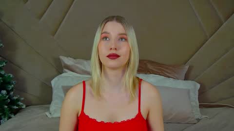 LiliLinn online show from January 17, 11:49 am