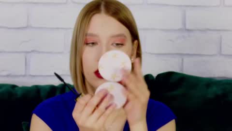 LiliLinn online show from February 24, 6:27 am