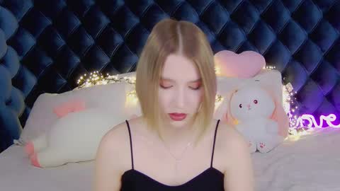 LiliLinn online show from March 8, 4:56 am