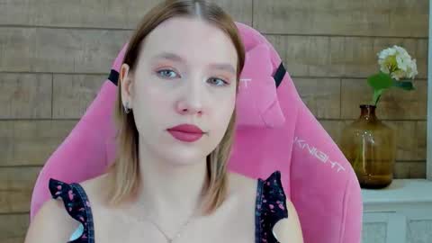 LiliLinn online show from October 21, 4:24 am