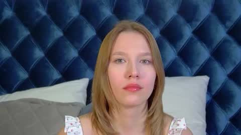 LiliLinn online show from February 27, 6:13 am