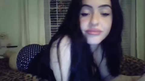 Snapshot of lililuvsy0u chatting on May 19, 3:57 am lililuvsy0u online show from May 19, 3:57 am