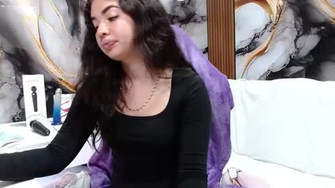 Snapshot of lilimini032 chatting on May 23, 7:40 pm lilimini online show from May 23, 7:40 pm