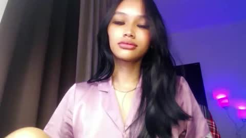Snapshot of lilit_sensual chatting on April 21, 1:42 am Chloe online show from April 21, 1:42 am