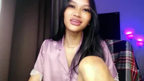 Snapshot of lilit_sensual chatting on April 21, 3:13 am Chloe online show from April 21, 3:13 am